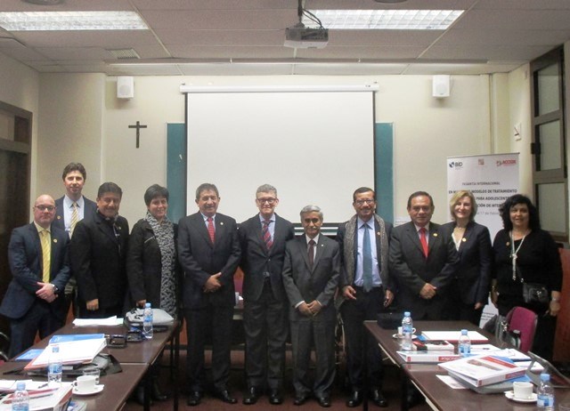 El president del Poder Judicial del Perú, al capdavant d'una delegació sobre la responsabilitat del menor